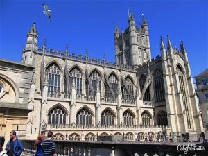 5 Quick Things to do in Bath, England | Easy Day Trips from London | London Alternatives | Best Cities in the UK to Visit | Roman Baths | 1 Day in Bath | Best Places to Visit in England | Jane Austen | Sightseeing in Bath, England | #Bath #England - California Globetrotter
