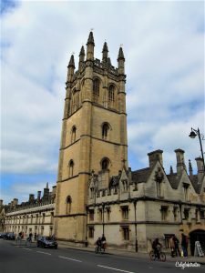 A Self-Guided Walking Tour of Oxford, England | Easy Day Trips from London | London Alternatives | Sightseeing in Oxford | Oxford Main Attractions | What to do in Oxford | Harry Potter Filming Locations | 1 Day in Oxford | Oxford University | #Oxford #England - California Globetrotter
