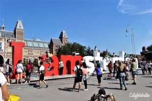 Amsterdam: Strolling the Canals | Canal Cities in Europe | What to do in Amsterdam | 1 day in Amsterdam | Quick Things to do in Amsterdam | Where to Eat in Amsterdam | Sightseeing in Amsterdam | Best Cities to Visit in Europe | Canals of Amsterdam | #Amsterdam #Netherlands #Holland - California Globetrotter