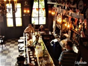 Amsterdam: Strolling the Canals | Canal Cities in Europe | What to do in Amsterdam | 1 day in Amsterdam | Quick Things to do in Amsterdam | Where to Eat in Amsterdam | Sightseeing in Amsterdam | Best Cities to Visit in Europe | Canals of Amsterdam | #Amsterdam #Netherlands #Holland - California Globetrotter