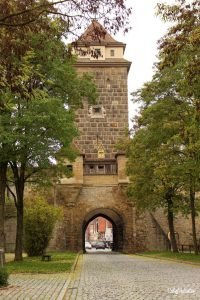Rothenburg ob der Tauber - A Fairy Tale Town | Beautiful Half-timbered Towns in Germany | Beautiful Small Towns in Germany | Top Places to Visit in Germany | Best Cities to Visit in Bavaria | Bavarian Towns | Fairy Tale Towns in Germany | Where to go in Bavaria | #Rothenburg #RothenburgobderTauber | Bavaria #Germany - California Globetrotter