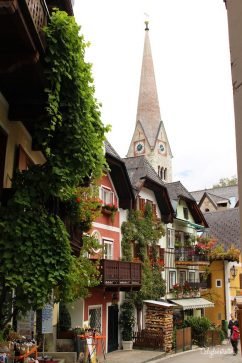 Autumn in Hallstatt, Austria | When to Visit Hallstatt | Austria's Most Instagrammable Town | Day Trips in Austria | Things to do in Hallstatt | Where to eat in Hallstatt | Top Attractions in Hallstatt | Austria's Most Beautiful Town - California Globetrotter