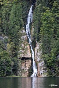 Königssee: Bavaria's Loveliest Lake | Things to do in Berchtesgaden | Berchtesgaden National Park | Bavarian Alps | Ellectric Boat Tour to Obersee and St. Bartholomew | Where to go in Bavaria | Best of Bavaria | #Berchtesgaden, #Bavaria, #Germany #Europe - California Globetrotter
