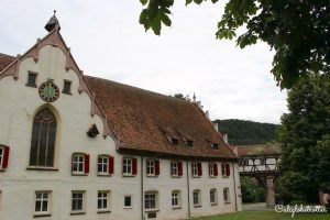 Blaubeuren's Blautopf | Mystical Places to Visit in Germany | Unique Places to Visit in Germany | Half-timbered Towns in Germany | German Timber-frame Road | Germany's Hidden Gems | Day Trips from Stuttgart | Day Trips from Munich | Germany's Natural Wonders | #Blaubeuren #Blautopf #BadenWürttemburg #Germany - California Globetrotter