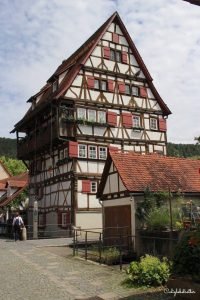 Blaubeuren's Blautopf | Mystical Places to Visit in Germany | Unique Places to Visit in Germany | Half-timbered Towns in Germany | German Timber-frame Road | Germany's Hidden Gems | Day Trips from Stuttgart | Day Trips from Munich | Germany's Natural Wonders | #Blaubeuren #Blautopf #BadenWürttemburg #Germany - California Globetrotter