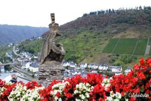 Cochem & the Reichsburg Castle | Mosel Valley Attractions | What to do in the Mosel Valley | Cochem Travel Guide | What to do in Cochem | Unique German Castles | Castles in Germany | Autumn in Germany | Top Places to Visit in Germany | #Cochem #Germany #GermanCastles - California Globetrotter