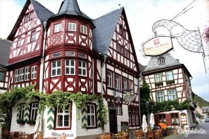 The Most Picturesque Half-timbered Towns in Germany | Fairytale Towns in Germany | Disney-esque Towns in Germany | Small Towns in Germany | Disney Fairytale Towns | Small Towns vs Big Cities in Germany | Top Places to Visit in Germany | Small Towns to Visit in Germany | Fachwerkstäte | Deutsche Fachwerkstraße | #Germany #Halftimbered - California Globetrotter