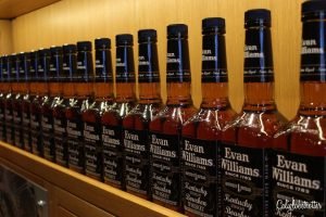 A COMPLETE Guide to the Kentucky Bourbon Trail | KY Bourbon Trail | Top Distilleries to Visit in Kentucky | Distilleries in Kentucky | Distilleries in Louisville | Ultimate Foodie Experience in Kentucky | Kentucky Heritage | Kentucky Bourbons | Bourbon Trail Passport | Kentucky Bourbon Country | Kentucky Road Trip | Distillery tours - California Globetrotter