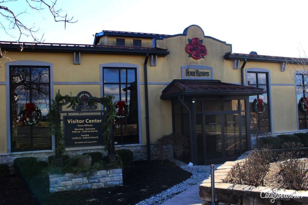 A COMPLETE Guide to the Kentucky Bourbon Trail | KY Bourbon Trail | Top Distilleries to Visit in Kentucky | Distilleries in Kentucky | Distilleries in Louisville | Ultimate Foodie Experience in Kentucky | Kentucky Heritage | Kentucky Bourbons | Bourbon Trail Passport | Kentucky Bourbon Country | Kentucky Road Trip | Distillery tours - California Globetrotter