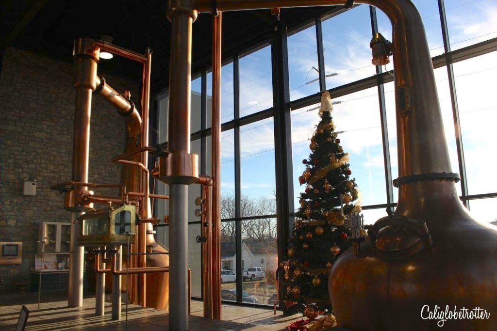 A COMPLETE Guide to the Kentucky Bourbon Trail | KY Bourbon Trail | Top Distilleries to Visit in Kentucky | Distilleries in Kentucky | Distilleries in Louisville | Ultimate Foodie Experience in Kentucky | Kentucky Heritage | Kentucky Bourbons | Bourbon Trail Passport | Kentucky Bourbon Country | Kentucky Road Trip | Distillery tours - California Globetrotter