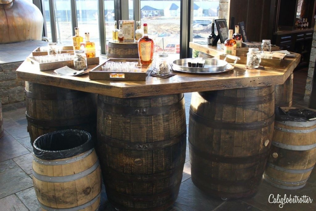 A COMPLETE Guide to the Kentucky Bourbon Trail | KY Bourbon Trail | Top Distilleries to Visit in Kentucky | Distilleries in Kentucky | Distilleries in Louisville | Ultimate Foodie Experience in Kentucky | Kentucky Heritage | Kentucky Bourbons | Bourbon Trail Passport | Kentucky Bourbon Country | Kentucky Road Trip | Distillery tours - California Globetrotter
