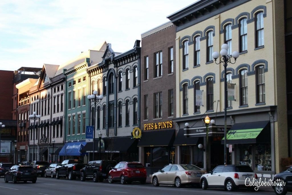 8 Quick Things to do in Lexington, Kentucky | What to see in Lexington, KY | Street Art in Lexington | Wall Murals in Lexington | Thoroughbred Capital of the World | Thoroughbred Retirement Animal Sanctuary #Lexington #Kentucky - California Globetrotter