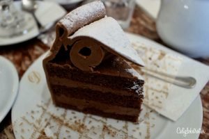 A Delicious Guide to Coffee & Cake in Vienna, Austria | Where to Have Coffee & Cake in Vienna | Viennese Coffee & Cake | Ultimate Foodie Experience in Vienna | Best Coffeehouses in Vienna | Coffee & Cake Guide to Vienna | Where to Eat in Vienna | Foodie Guide to Vienna | Kaffee und Kuchen im Wien | Top Coffeehouses in Vienna | #Vienna #Wien #Austria #Österreich #CoffeeandCake #Foodie - California Globetrotter