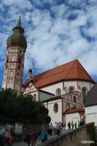The ULTIMATE List of Day Trips from Munich - Schloss Neuschwanstein - The Disney Castle - Bavaria, Germany - Cities Near Munich to Visit - Weekend Trips from Munich - Best day Trips from Munich - European Cities Near Munich - California Globetrotter