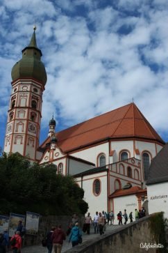 The ULTIMATE List of Day Trips from Munich - Schloss Neuschwanstein - The Disney Castle - Bavaria, Germany - Cities Near Munich to Visit - Weekend Trips from Munich - Best day Trips from Munich - European Cities Near Munich - California Globetrotter