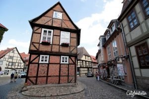 Quedlinburg: A Medieval Half-Timbered Town in the Harz | Saxony-Anhalt, Germany | Cute German Towns | Fairy Tale German Towns | Northern Germany Cities to Visit | Half-timbered Towns in Germany | Medieval Towns in Germany | Romantic Towns in Germany | Best Towns in Germany | Small Towns in Germany | Northern Germany Towns | Where to go in Northern Germany | #Quedlinburg #SaxonyAnhalt #NorthernGermany #halftimbered - California Globetrotter
