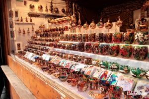 Guide to Vienna's Christmas Markets | Wien Weihnachtsmarkts | Wiener Weihnachtsmarkt | Best Christmas Markets in Vienna | Best Glühwein in Vienna | Things to do in Vienna in Winter | Family-friendly Christmas Markets in Vienna | Vienna in Winter | Vienna in December |Christmas lights in Vienna - Vienna, Austria - California Globetrotter