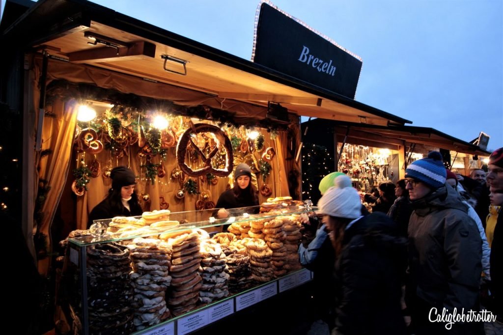 Guide to Vienna's Christmas Markets | Wien Weihnachtsmarkts | Wiener Weihnachtsmarkt | Best Christmas Markets in Vienna | Best Glühwein in Vienna | Things to do in Vienna in Winter | Family-friendly Christmas Markets in Vienna | Vienna in Winter | Vienna in December |Christmas lights in Vienna - Vienna, Austria - California Globetrotter