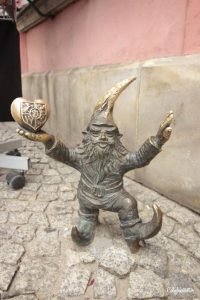 The Dwarfs of Wroclaw - The Gnomes of Wroclaw - Hunting for Dwarfs in Wroclaw - Krasnal - Wroclaw, Poland - Things to do in Wroclaw - Family friendly activities in Wroclaw - Things to do with kids in Wroclaw - California Globetrotter