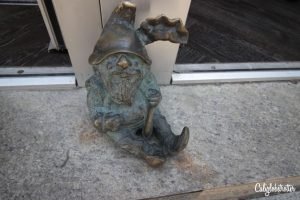 The Dwarfs of Wroclaw - The Gnomes of Wroclaw - Hunting for Dwarfs in Wroclaw - Krasnal - Wroclaw, Poland - Things to do in Wroclaw - Family friendly activities in Wroclaw - Things to do with kids in Wroclaw - California Globetrotter