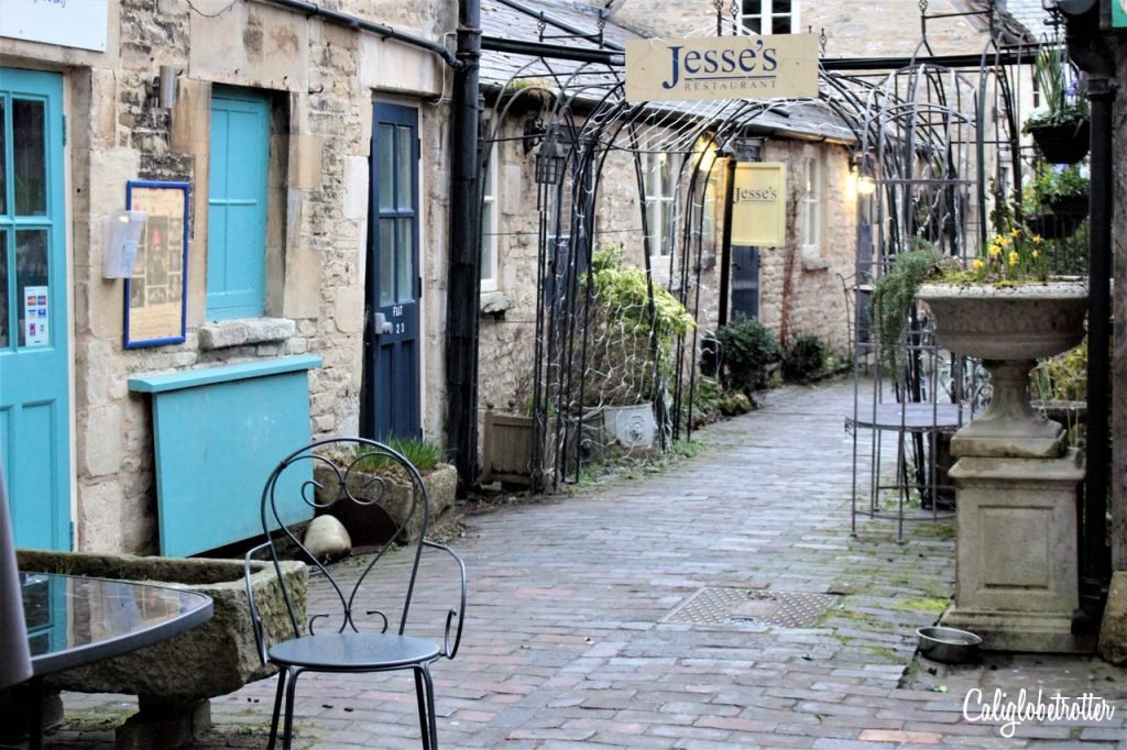 The Cotswolds: An Area of Outstanding Natural Beauty | Day Trip from London | Quintessential English Villages | What to do in the Cotswolds | Where to go in the Cotswolds | Bibury | Bourton-on-the-Water | Stow-on-the-Wold | Cirencester | Castle Combe | Burford | English Countryside #Cotswolds #England – California Globetrotter