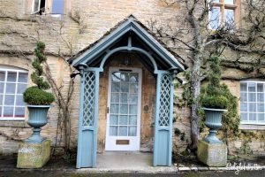 The Cotswolds: An Area of Outstanding Natural Beauty | Day Trip from London | Quintessential English Villages | What to do in the Cotswolds | Where to go in the Cotswolds | Bibury | Bourton-on-the-Water | Stow-on-the-Wold | Cirencester | Castle Combe | Burford | English Countryside #Cotswolds #England – California Globetrotter