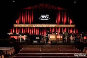 Grand Ole Opry | Nashville, TN: Honky Tonk Heaven | Honky Tonk Highway | Things to do in Nashville | Music City Total Access Pass | Nashville City Card | Budget-friendly Nashville | Day Trips from Nashville | Nashville Street Art | Wall Murals in Nashville | Nashville City Guide | #Nashville #Tennessee #StreetArt #Budgetfriendly - California Globetrotter