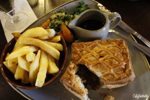 2 Day Jam-Packed Itinerary for Edinburgh, Scotland | Things to do in Edinburgh | Things to do on the Royal Mile | Top Sights to See in Edinburgh | Best View Points of Edinburgh | Whisky Tasting in Edinburgh | Where to Eat in Edinburgh | Where to Stay in Edinburgh | Edinburgh's Main Sights | Quick Things to do in Edinburgh | #Edinburgh #Scotland #UnitedKingdom - California Globetrotter