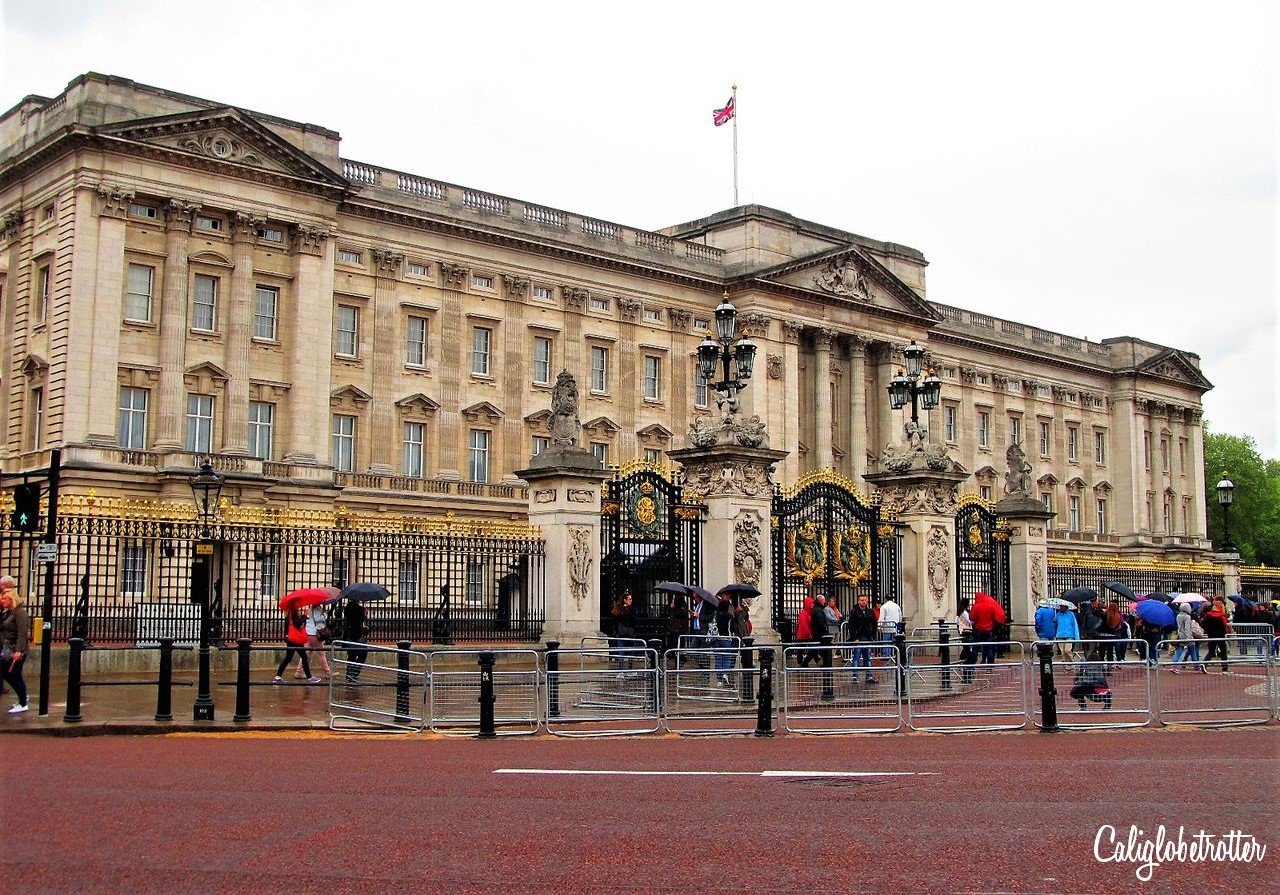 Buckingham Palace, London, England | Fairytale Castles in Europe | The Best European Castles | Castles of Europe | Oldest Castles in Europe | Castles in Germany | Castles in England | Castles in France | Castles in Austria | Castles in Czech Republic | Castles in Romania | Castles in Italy | Castles in Belgium | Difference Between Castle & Palace | Schloss oder Burg? | Best Places to Go in Europe - California Globetrotter