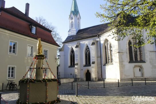 Regensburg Easter Fountain | Regensburg Osterbrunnen im Stadtamhof | Easter Fountains in Bavaria | Easter Fountains in Upper Franconia | Easter Fountains in the Franconian Switzerland | German Easter Traditions | Osterbrunnen in Deutschland | Fränkisches Schweiz | Unique Things to Do in Germany | Spring in Germany | Sightseeing in Germany | Small Towns in Germany | Where to Find Easter Fountains in Germany - California Globetrotter