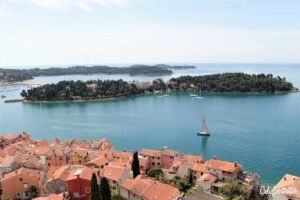 Rovinj, Croatia | Croatian Istria | Croatia Coastline | Croatian Beach Towns | Gorgeous Seaside Towns along the Adriatic Sea | Adriatic Coast Road Trip Itinerary | Best Adriatic Sea Coastal Towns to Visit | Croatian Coast Towns | Montenegro Coastal Towns | Best Beach Towns Adriatic Sea | Adriatic Sea Beach Towns | Best Adriatic Beaches | Adriatic Itinerary | Adriatic Sea Road Trip | Balkan Coastline Road Trip | Balkan Road Trip | European Beaches | European Summer Holiday Beaches - California Globetrotter
