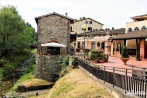 Greve in Chianti | A Chianti Wine Trail Guide | Chianti Wine Road Guide | Chianti Villages to Visit | Chianti Wine | Chianti Classico | Villages in Tuscany to Visit | Day Trip from Florence | Day Trip from Siena | Chiantigiana | Tuscany Countryside | Wine Regions in Italy | Italian Wine Towns | Wine Tasting in Tuscany | Wine Tasting in Chianti | Towns to Visit in Chianti | What to Eat in Chianti | Wine Route Tuscany | Chianti Road Trip | Wineries in Tuscany | Wineries in Chianti - California Globetrotter