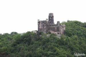 Exploring the Romantic Rhein Route in Germany | Sankt Goarhausen | Burg Maus | Rheingau Wineries | Wineries in the Rheingau to Visit | Rhein Wine | Rhein Wineries to Visit | Town to Visit along the Rhein River | Romantic Rhine Valley Travel | Vineyards along the Rhein River | Castles on the Rhein River | Things to do in Germany | Best of Germany to Visit | Things to do on the Rhein River | Wine Tasting on the Rhein - California Globetrotter